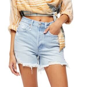 NWT Free People Makai Light Wash Distressed Cut Off Denim Shorts Size 24